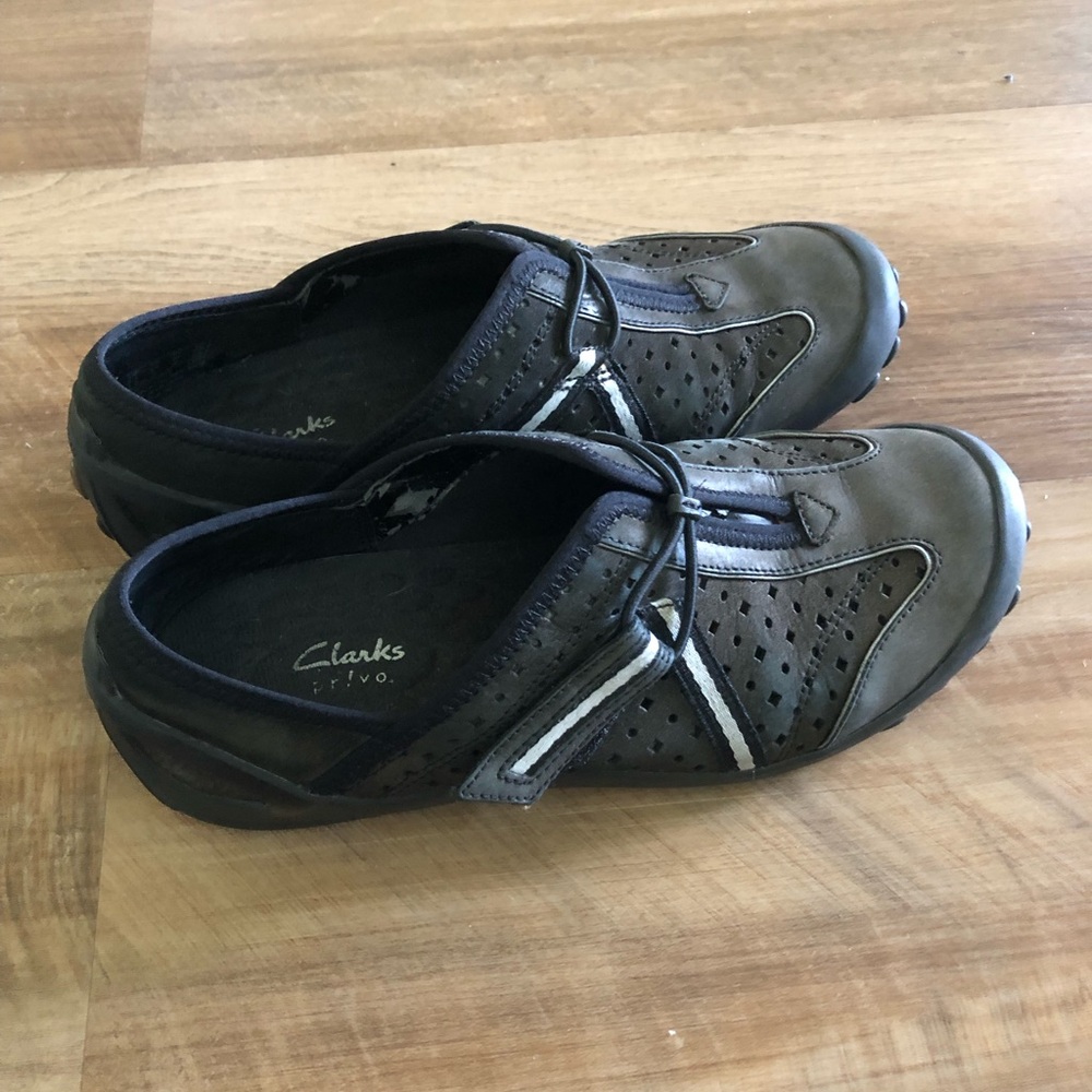 Clarks Black w/White Stripe Hook & Loop Straps Slip On Loafers 13285  Size 6.5